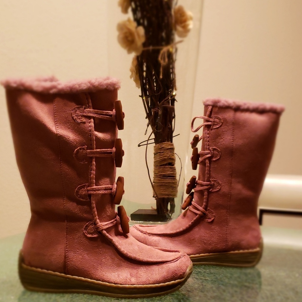 Boots size 3